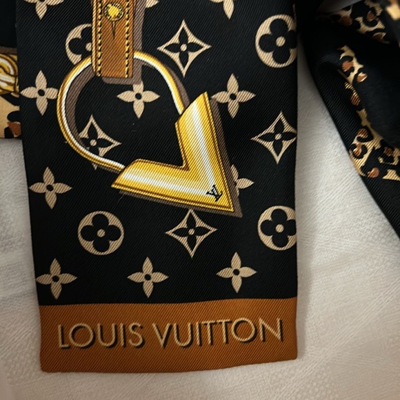 Louis Vuitton Leopard Bandeau - Picture 4 of 6